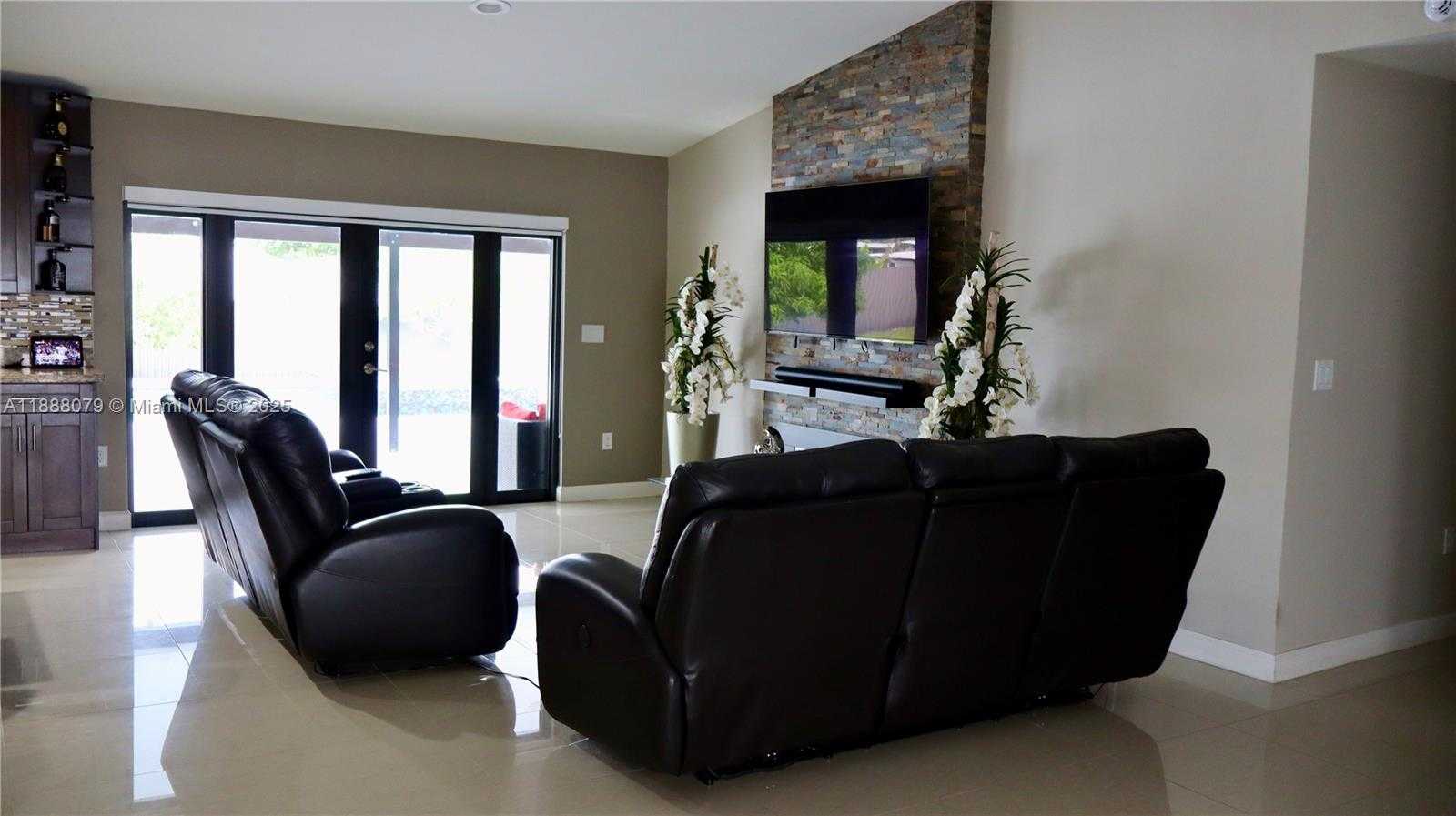 Small Image of 20461 SOUTH WEST 320TH ST, Homestead Number 7