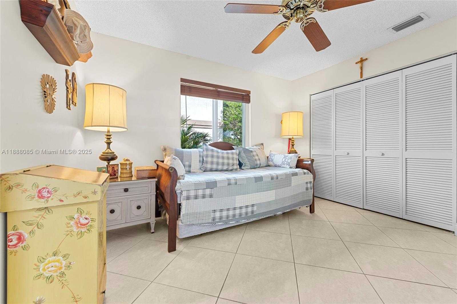 Small Image of 805 LAKE BLVD, Weston Number 15