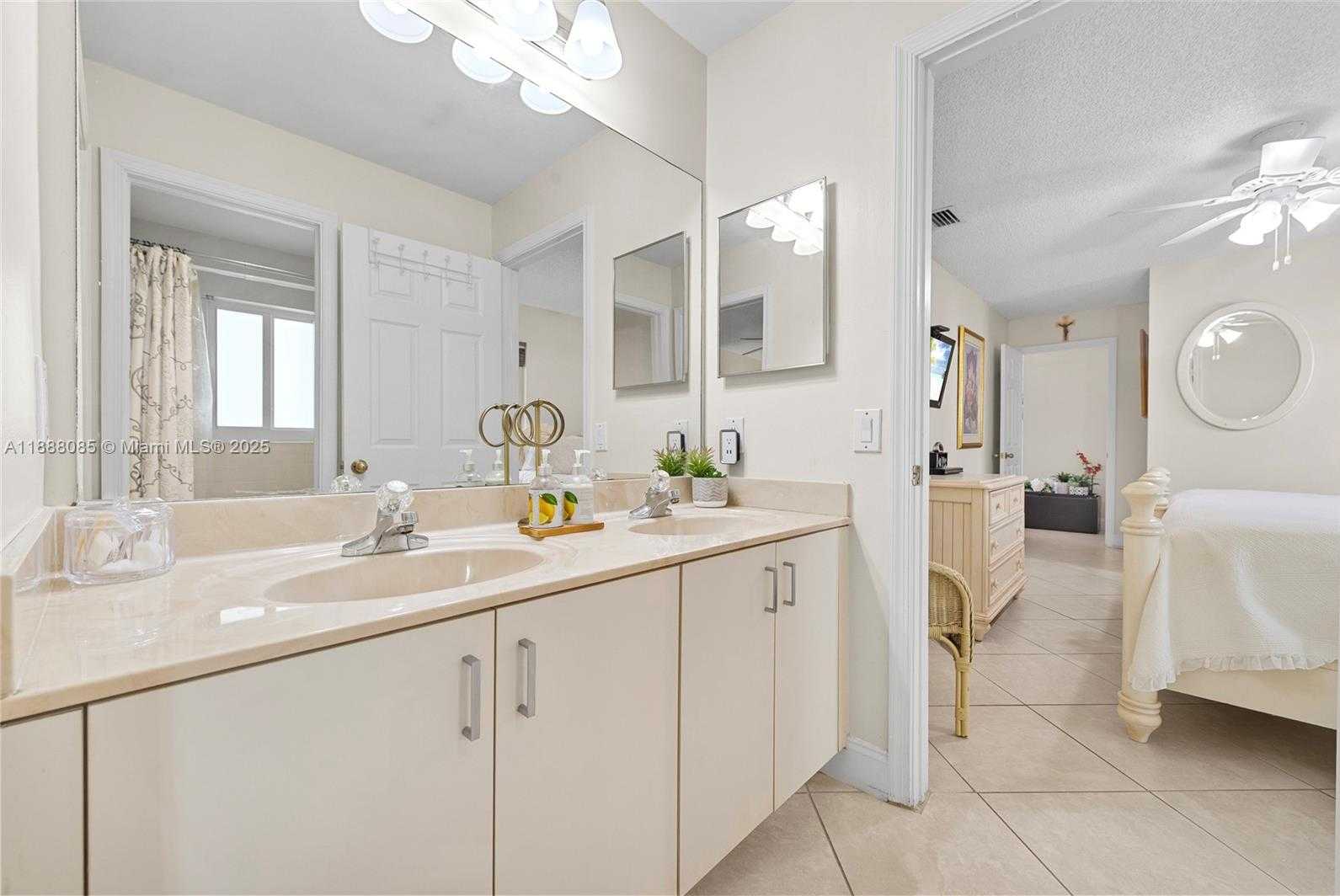 Small Image of 805 LAKE BLVD, Weston Number 16