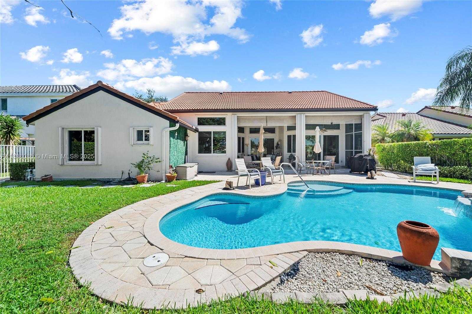 Small Image of 805 LAKE BLVD, Weston Number 25