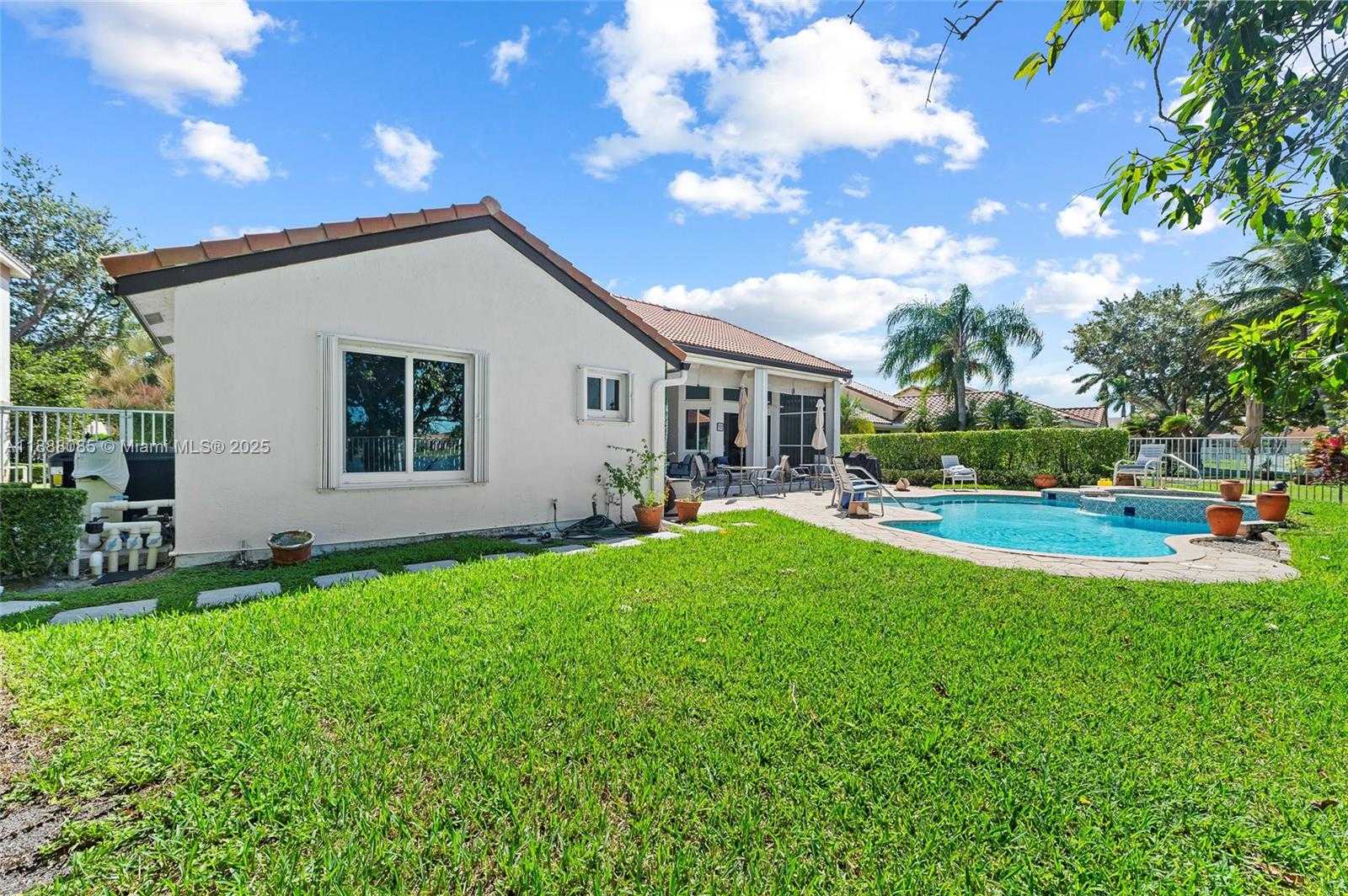 Small Image of 805 LAKE BLVD, Weston Number 27