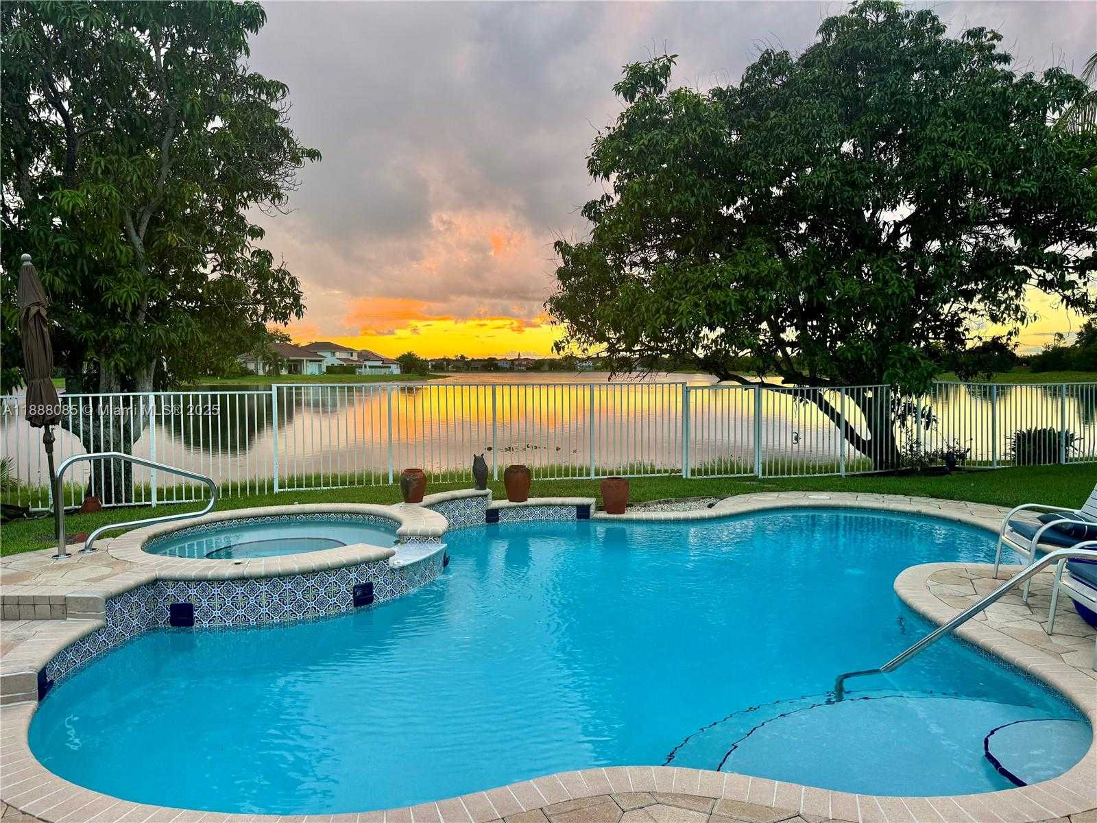 Small Image of 805 LAKE BLVD, Weston Number 31