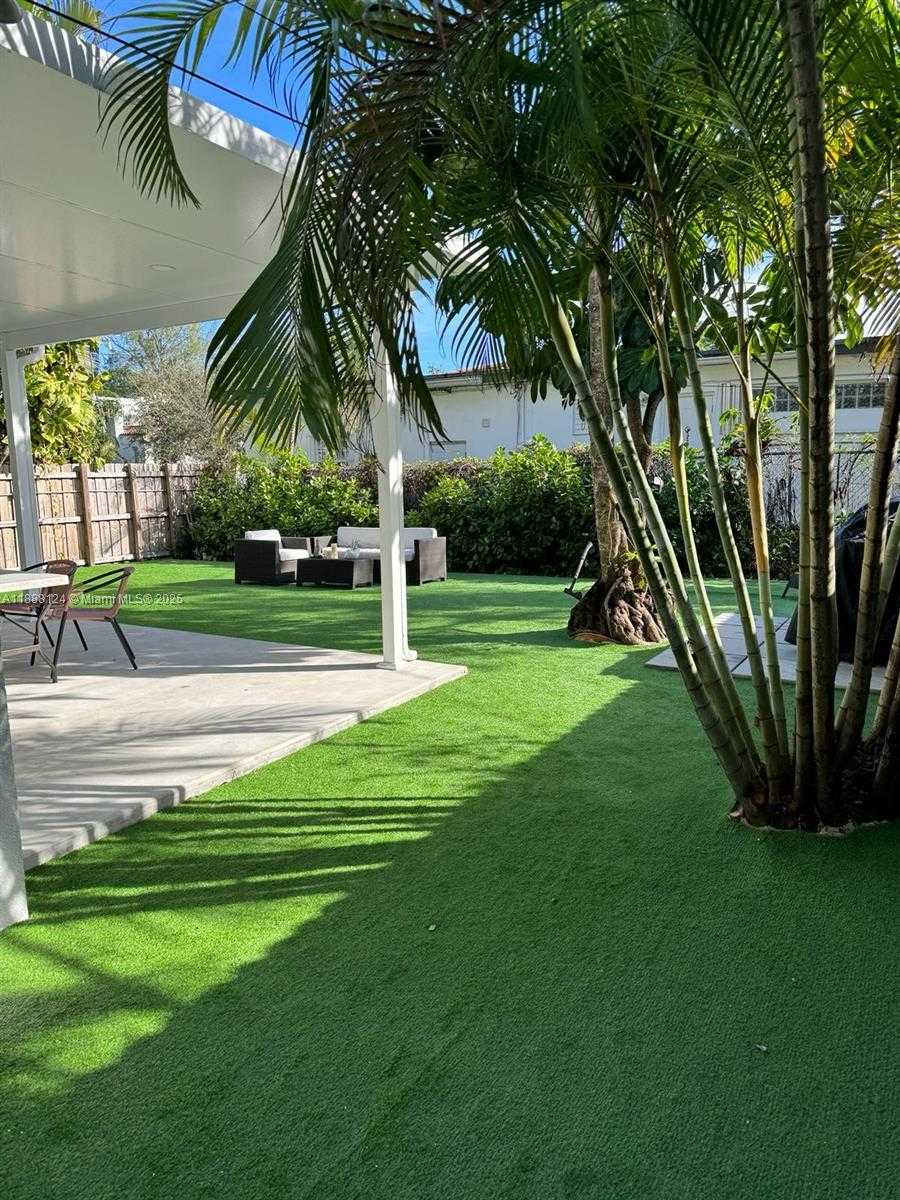 Small Image of 1000 NORTH EAST 134TH ST, North Miami Number 11