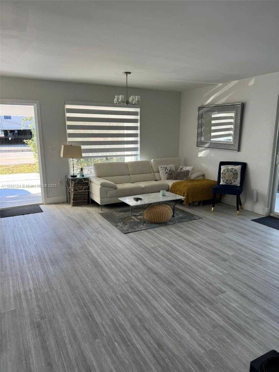 Small Image of 1000 NORTH EAST 134TH ST, North Miami Number 12