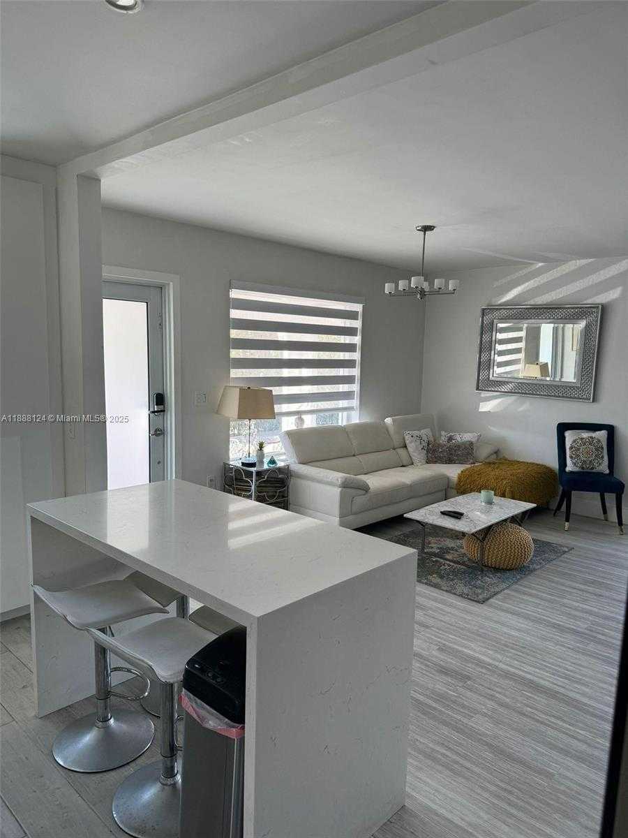 Small Image of 1000 NORTH EAST 134TH ST, North Miami Number 14
