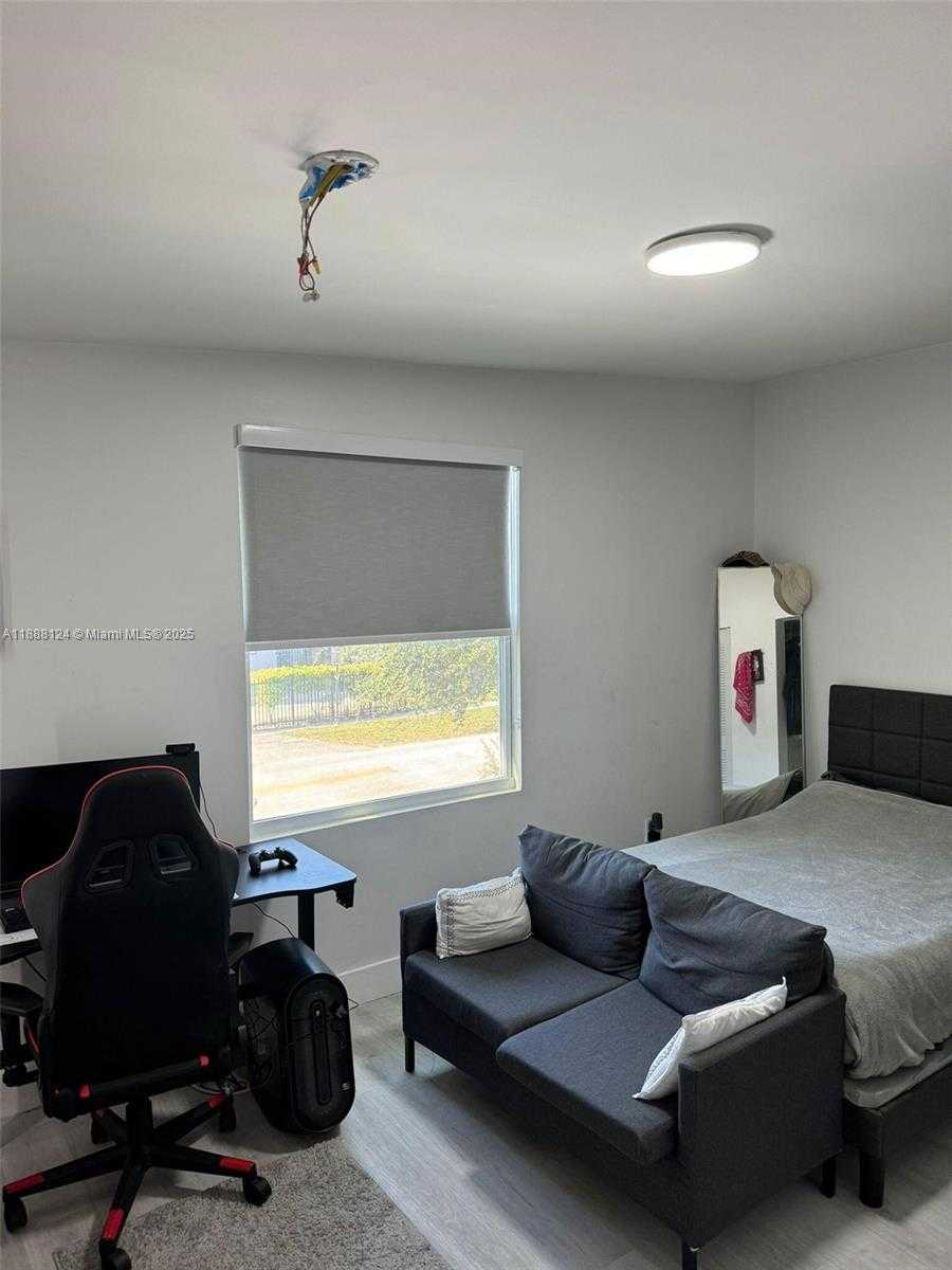 Small Image of 1000 NORTH EAST 134TH ST, North Miami Number 20