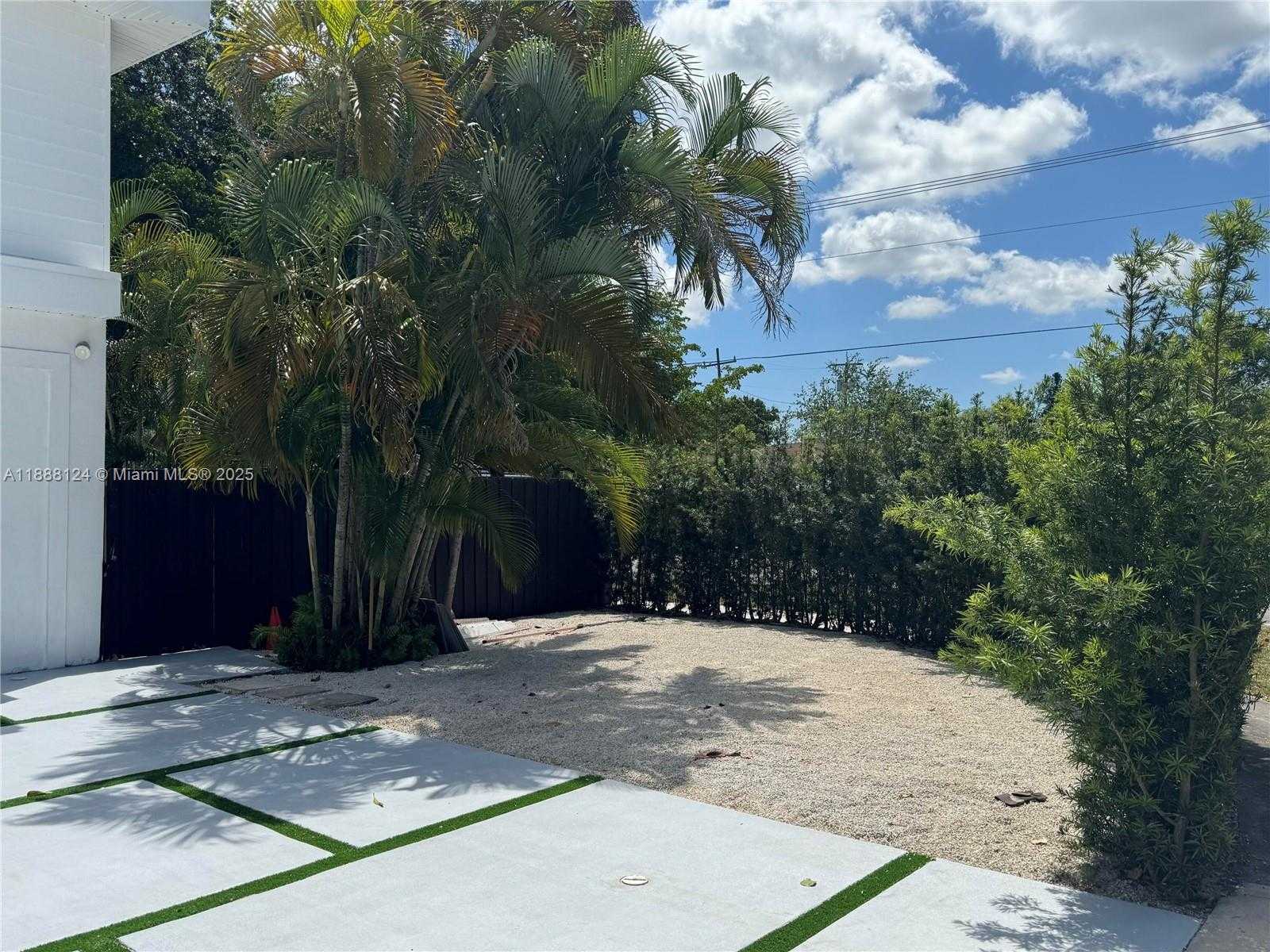 Small Image of 1000 NORTH EAST 134TH ST, North Miami Number 5