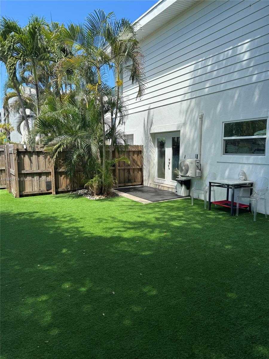 Small Image of 1000 NORTH EAST 134TH ST, North Miami Number 7
