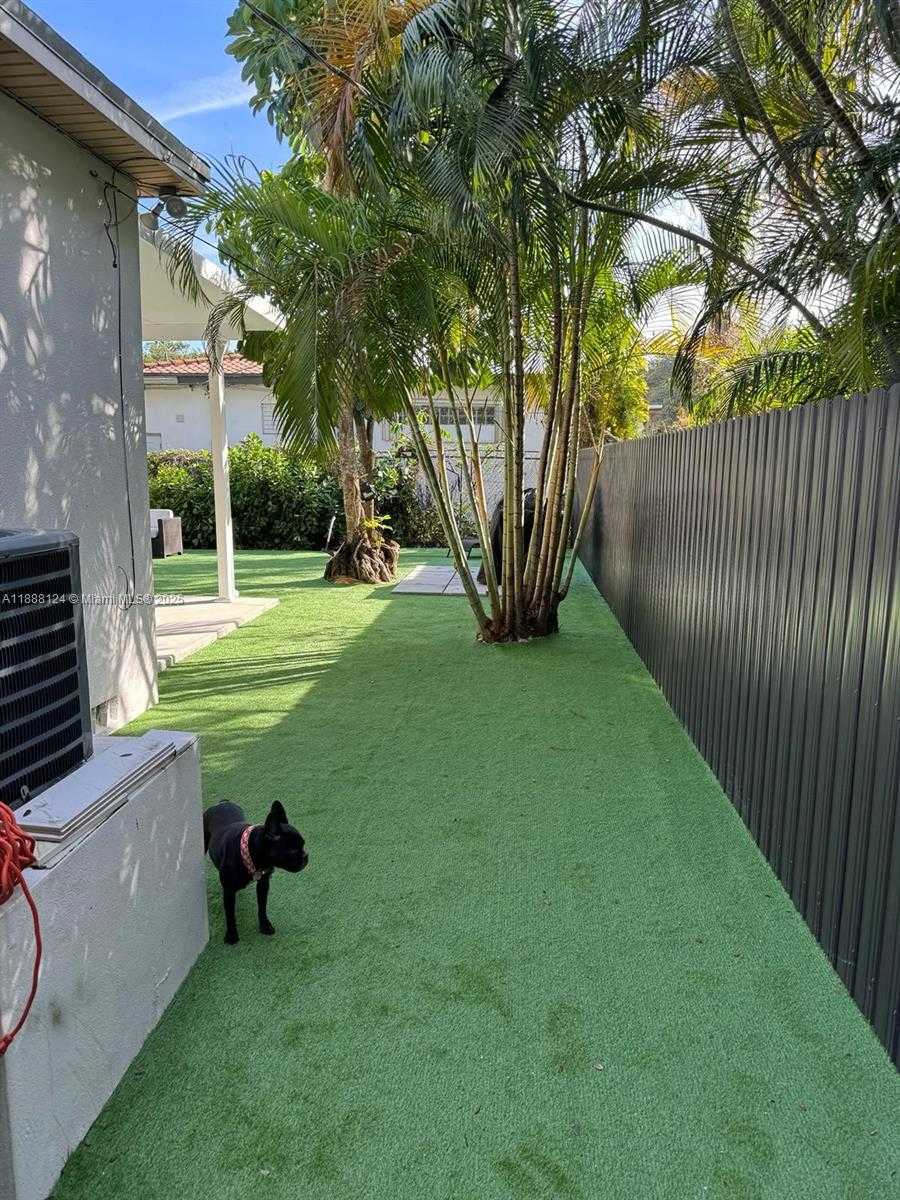 Small Image of 1000 NORTH EAST 134TH ST, North Miami Number 9