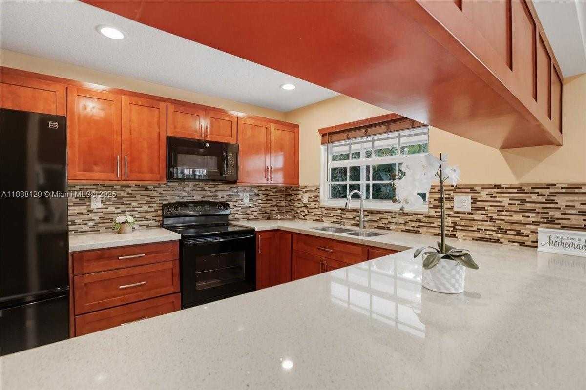 Small Image of 11230 SOUTH WEST 59TH PL, Cooper City Number 14
