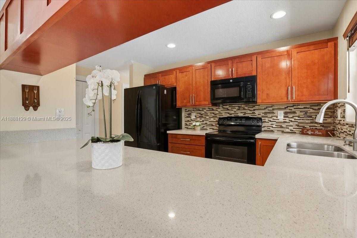 Small Image of 11230 SOUTH WEST 59TH PL, Cooper City Number 16
