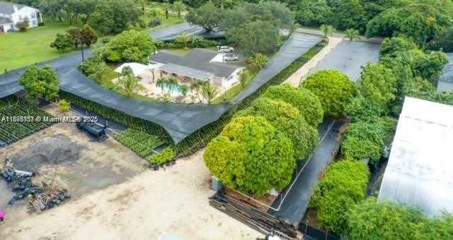 Small Image of 19390 SOUTH WEST 232ND ST, Miami Number 5