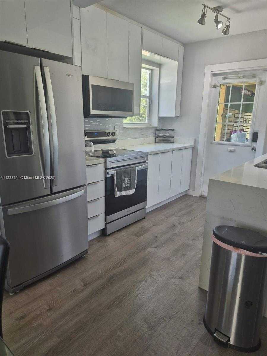 Small Image of 5240 NORTH EAST 16TH TER, Pompano Beach Number 10