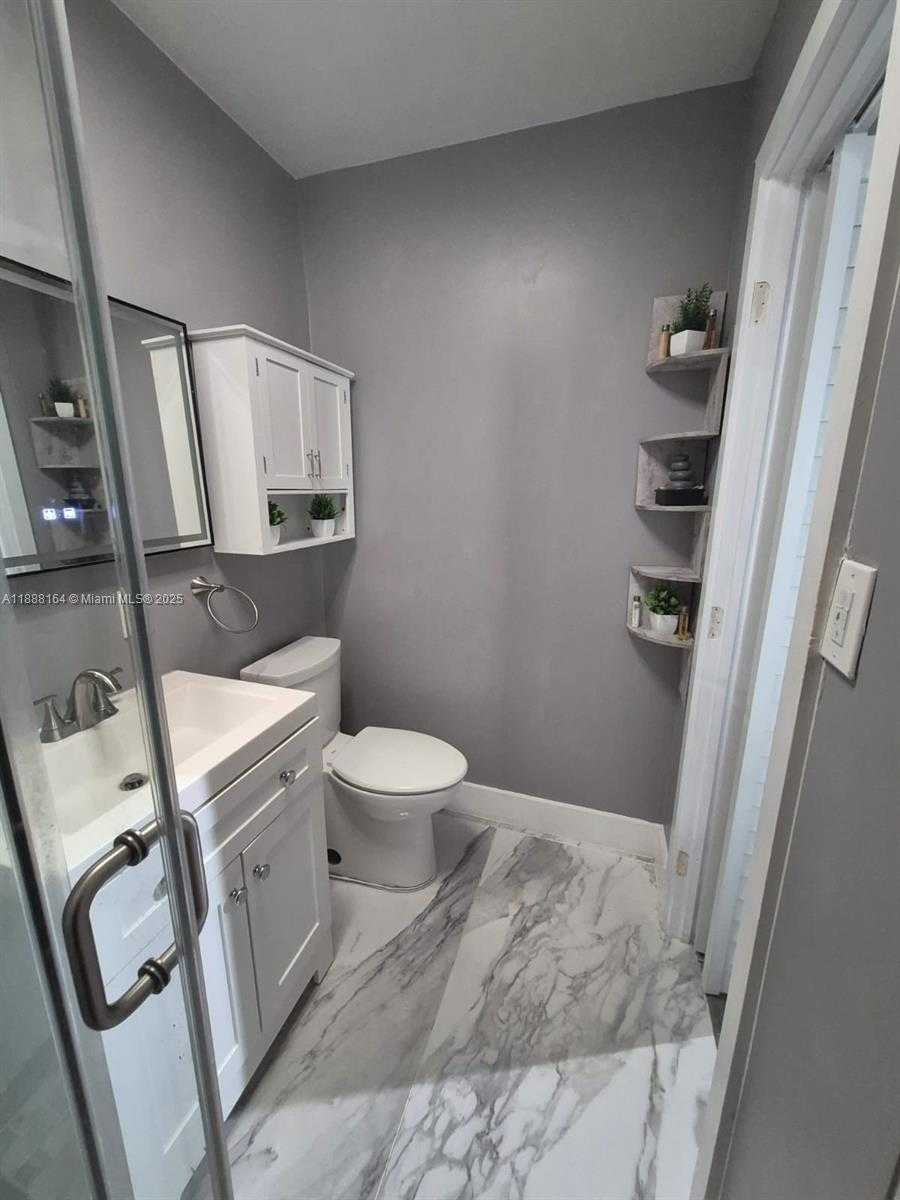 Small Image of 5240 NORTH EAST 16TH TER, Pompano Beach Number 15