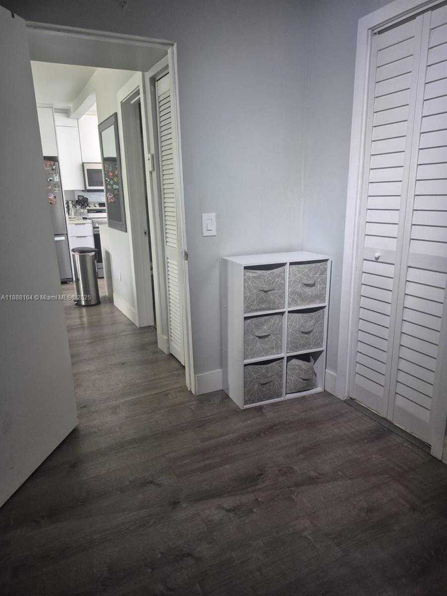 Small Image of 5240 NORTH EAST 16TH TER, Pompano Beach Number 17