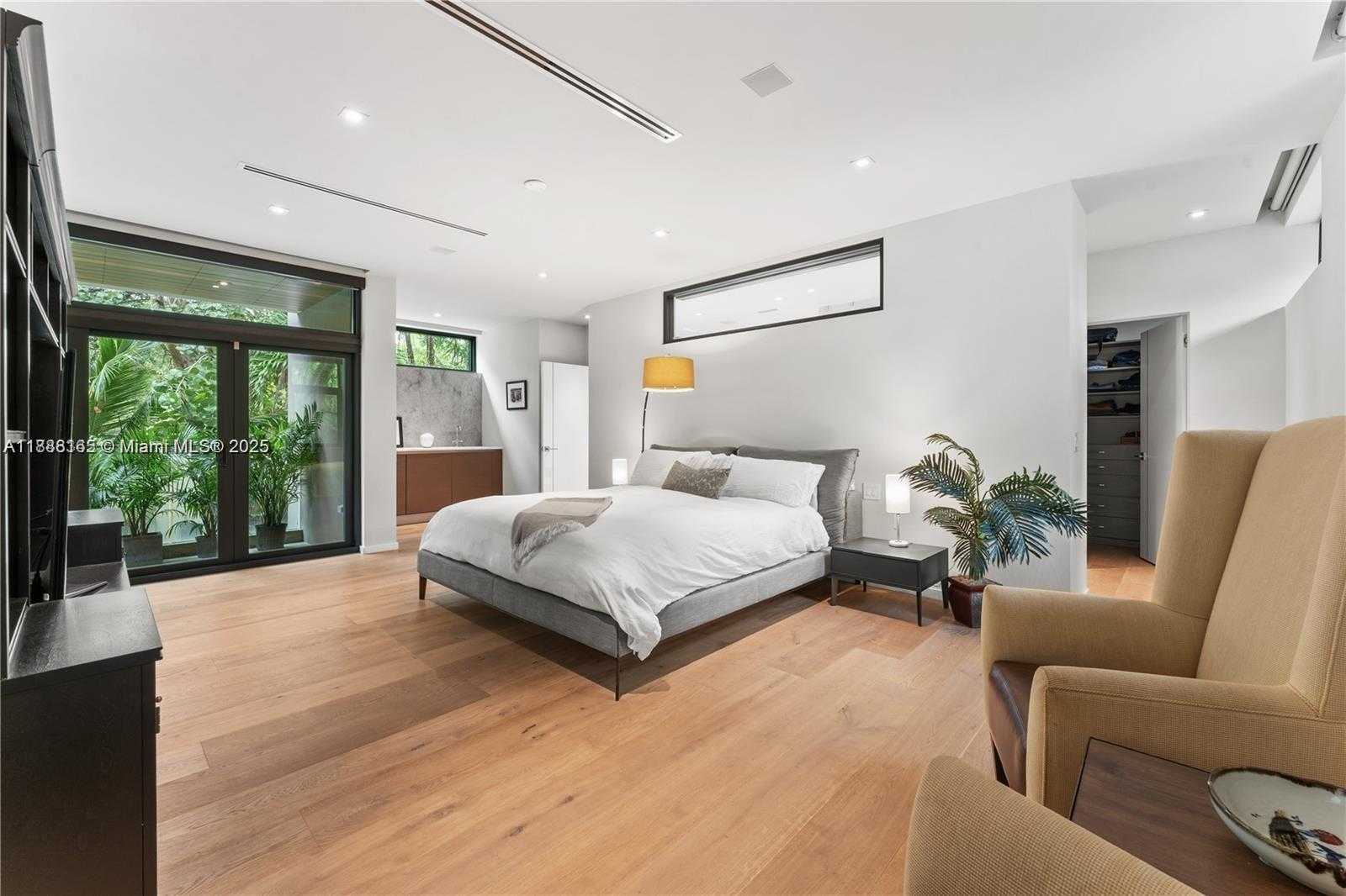 Small Image of 2803 CRYSTAL CT, Coconut Grove Number 11