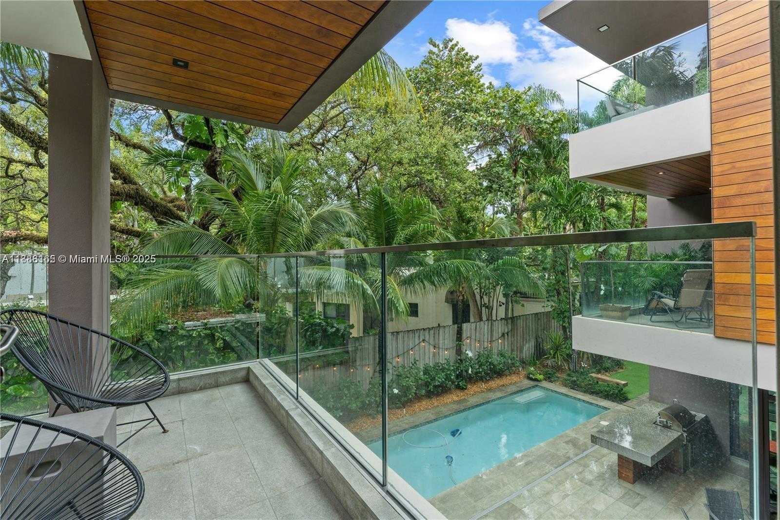 Small Image of 2803 CRYSTAL CT, Coconut Grove Number 14