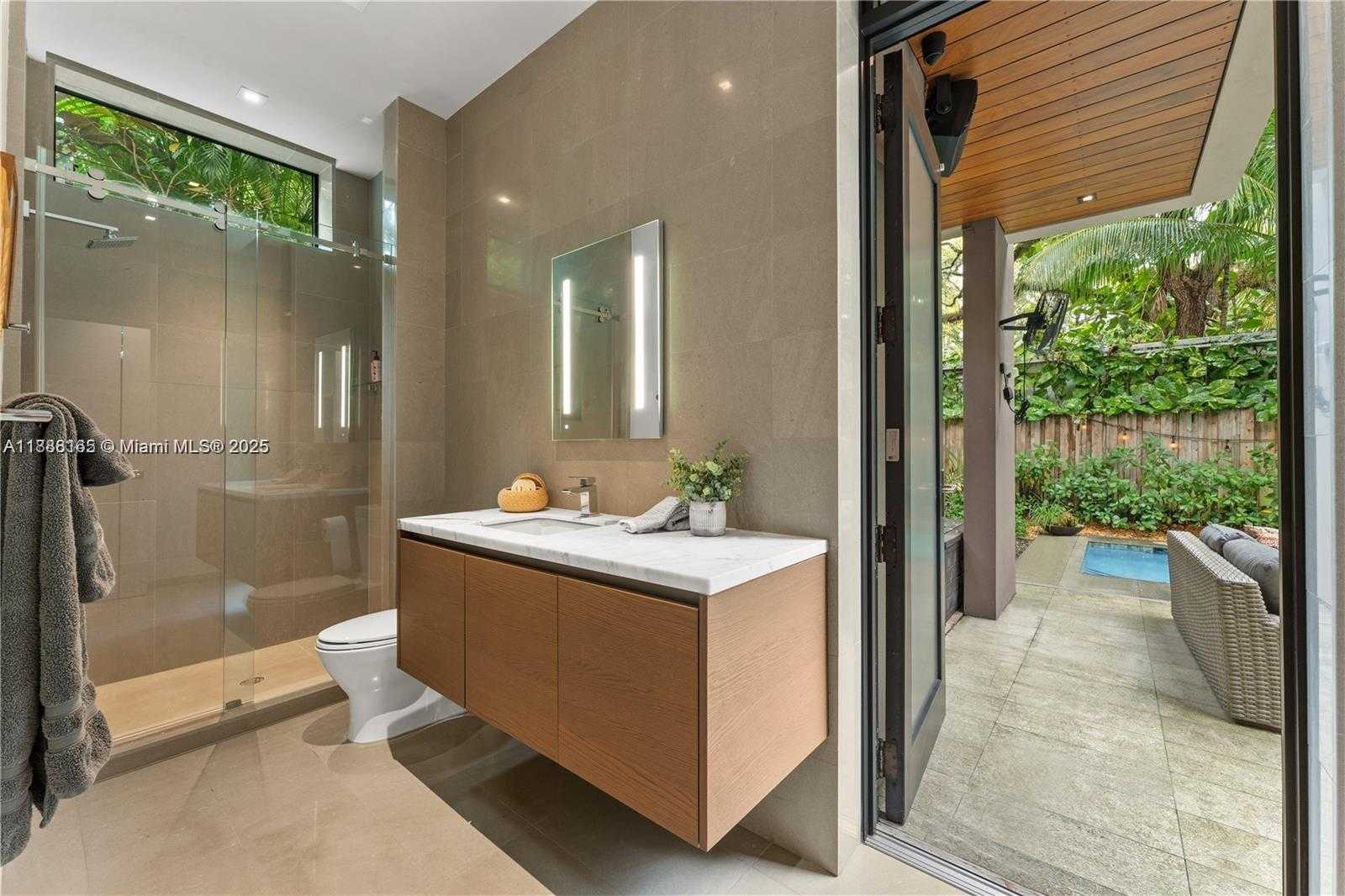 Small Image of 2803 CRYSTAL CT, Coconut Grove Number 16