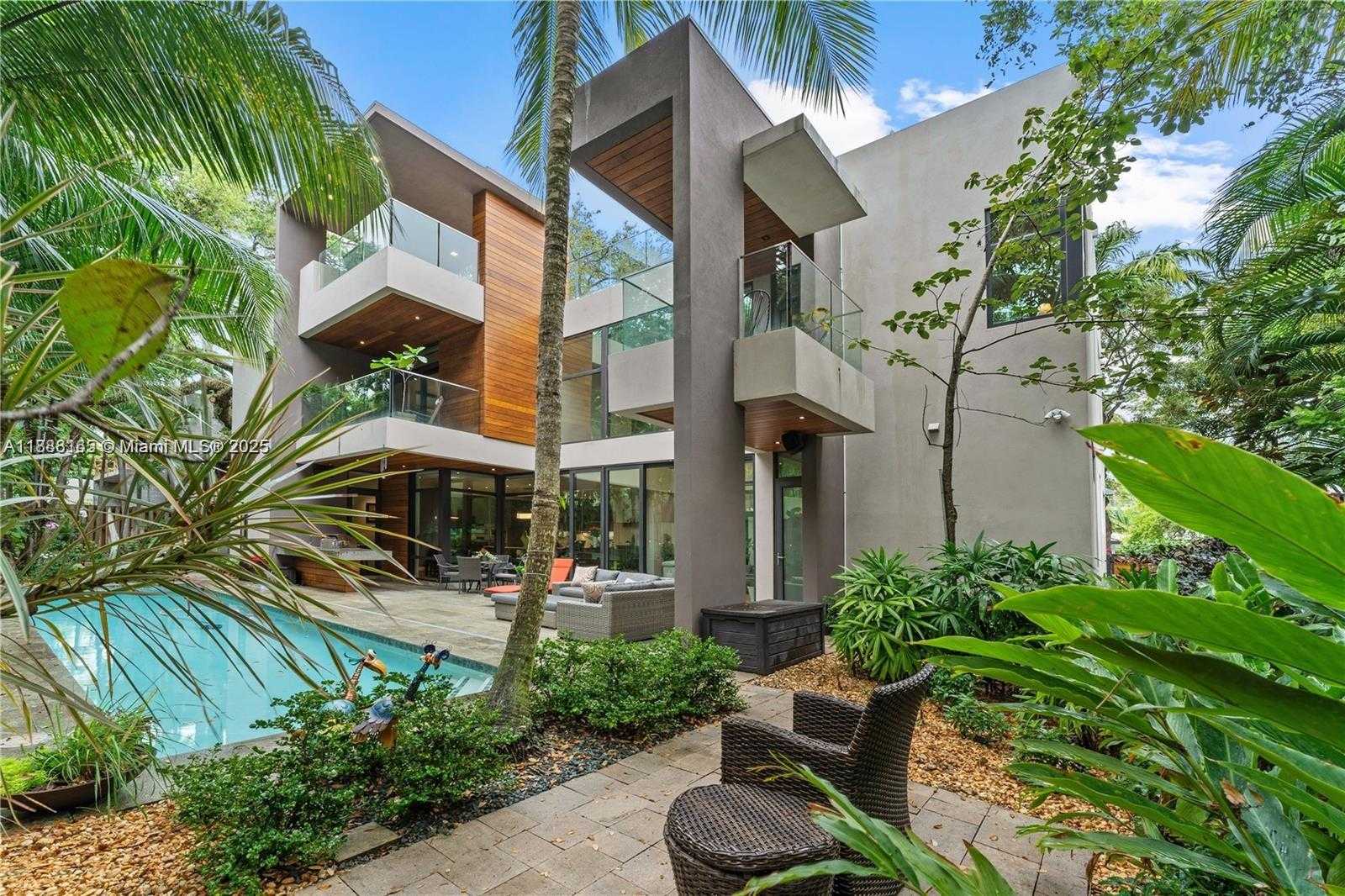 Small Image of 2803 CRYSTAL CT, Coconut Grove Number 2