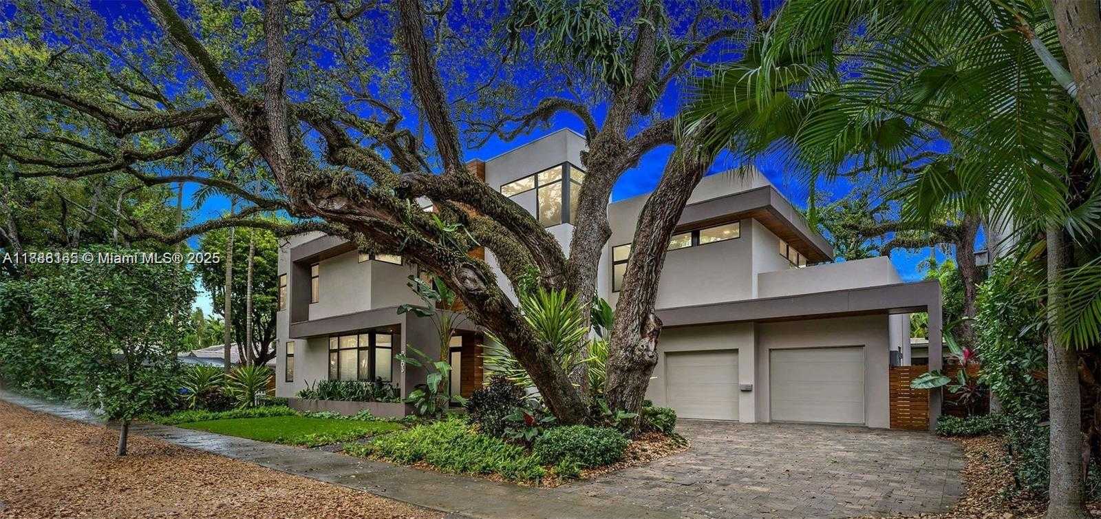 Small Image of 2803 CRYSTAL CT, Coconut Grove Number 22