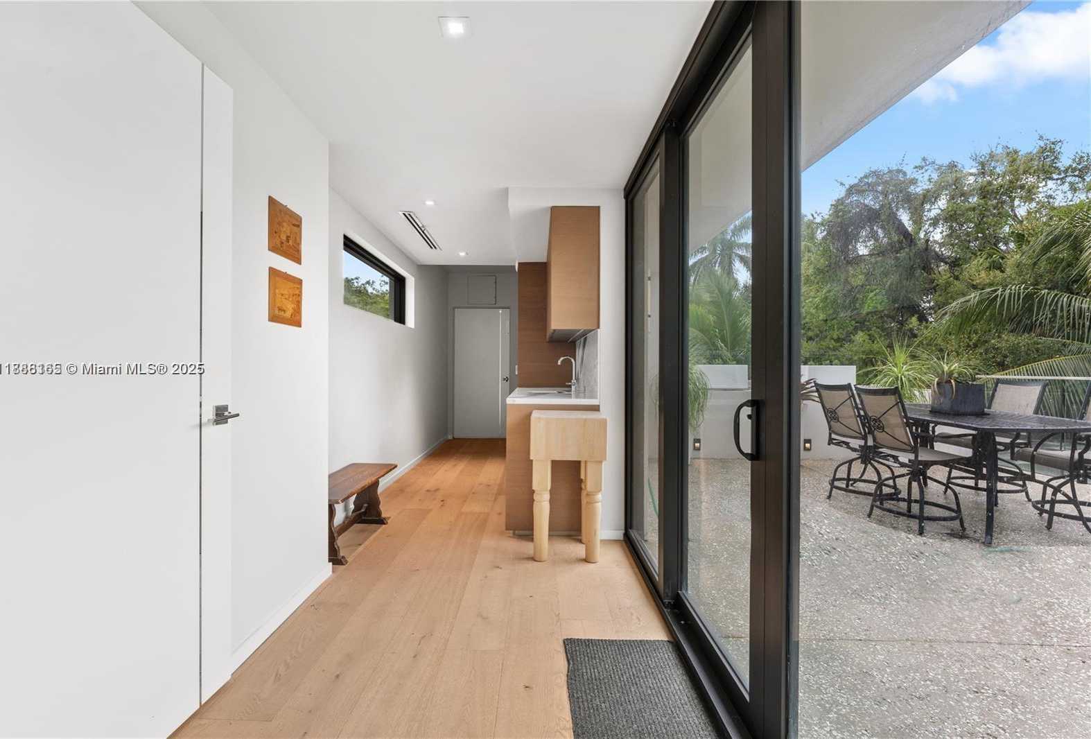 Small Image of 2803 CRYSTAL CT, Coconut Grove Number 25