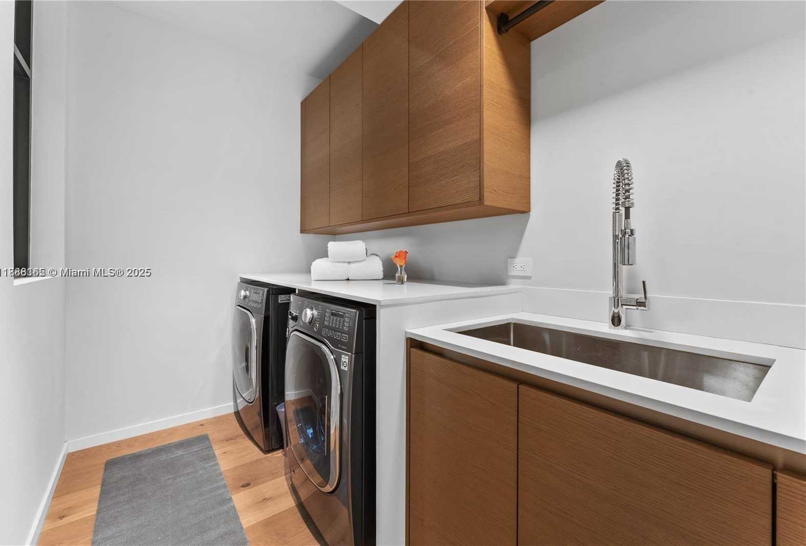 Small Image of 2803 CRYSTAL CT, Coconut Grove Number 26