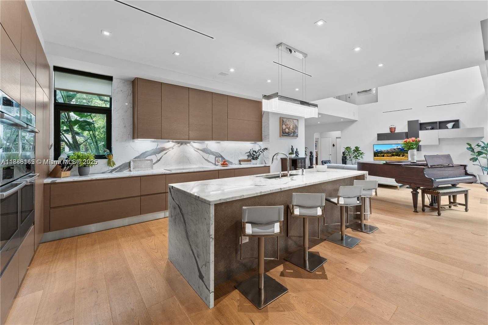 Small Image of 2803 CRYSTAL CT, Coconut Grove Number 4