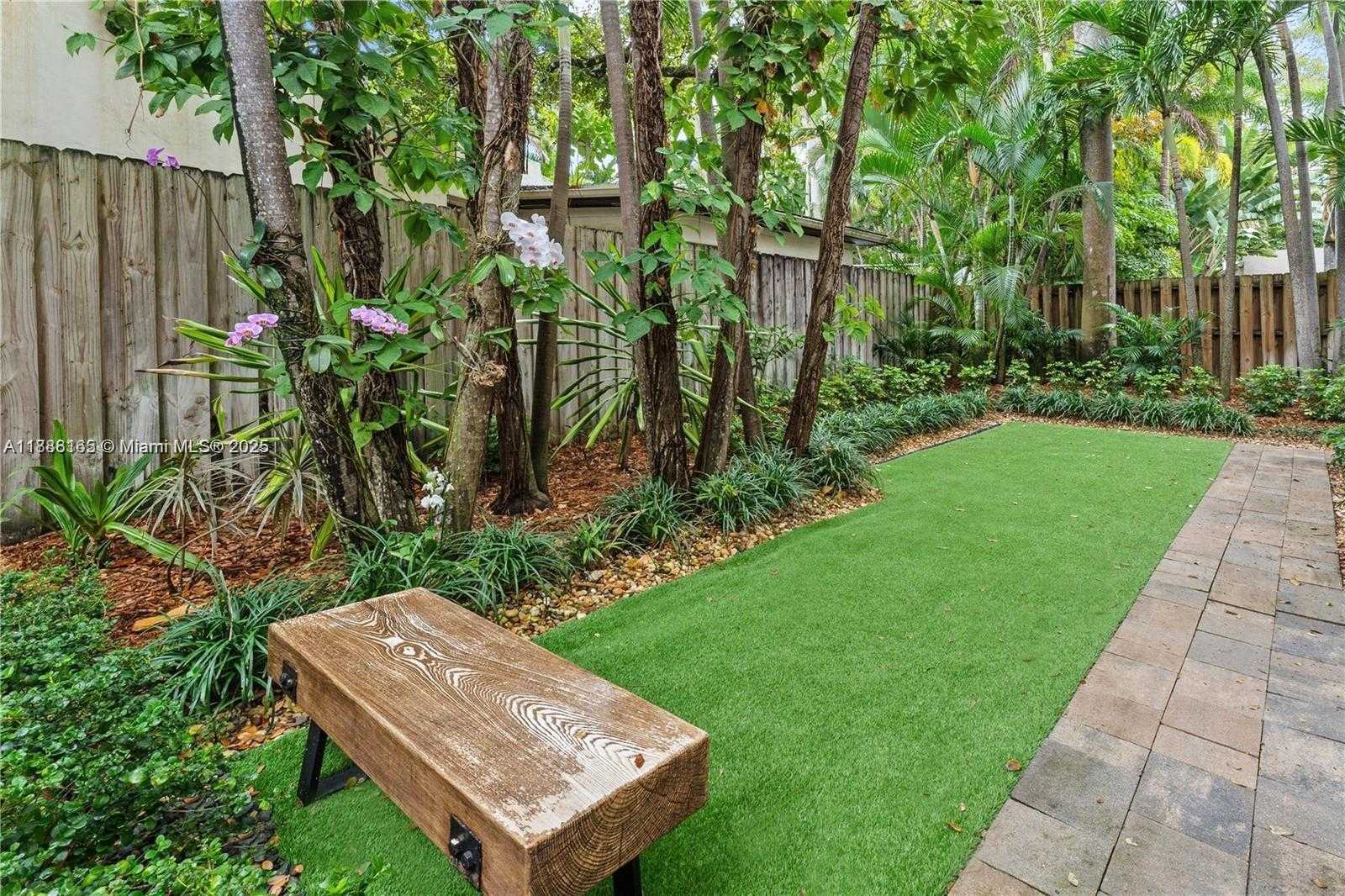 Small Image of 2803 CRYSTAL CT, Coconut Grove Number 7