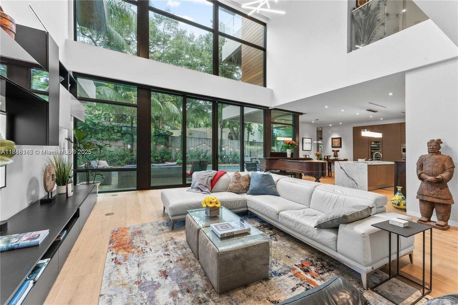 Small Image of 2803 CRYSTAL CT, Coconut Grove Number 8