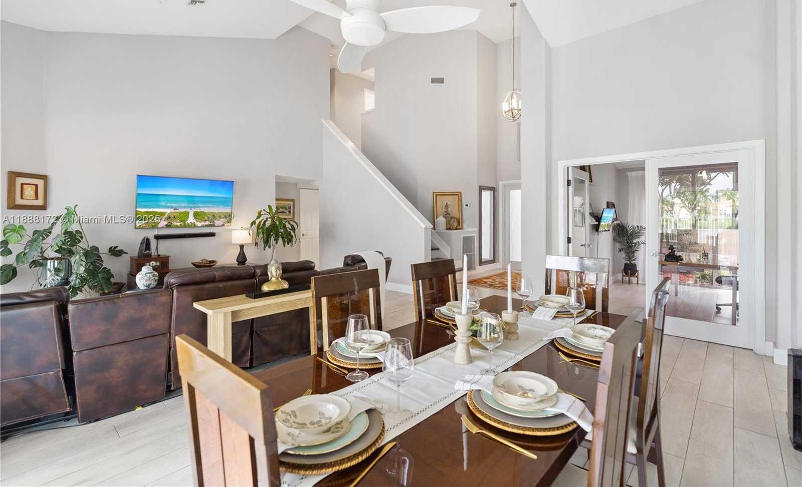 Small Image of 1171 LAGUNA SPRINGS DR, Weston Number 14