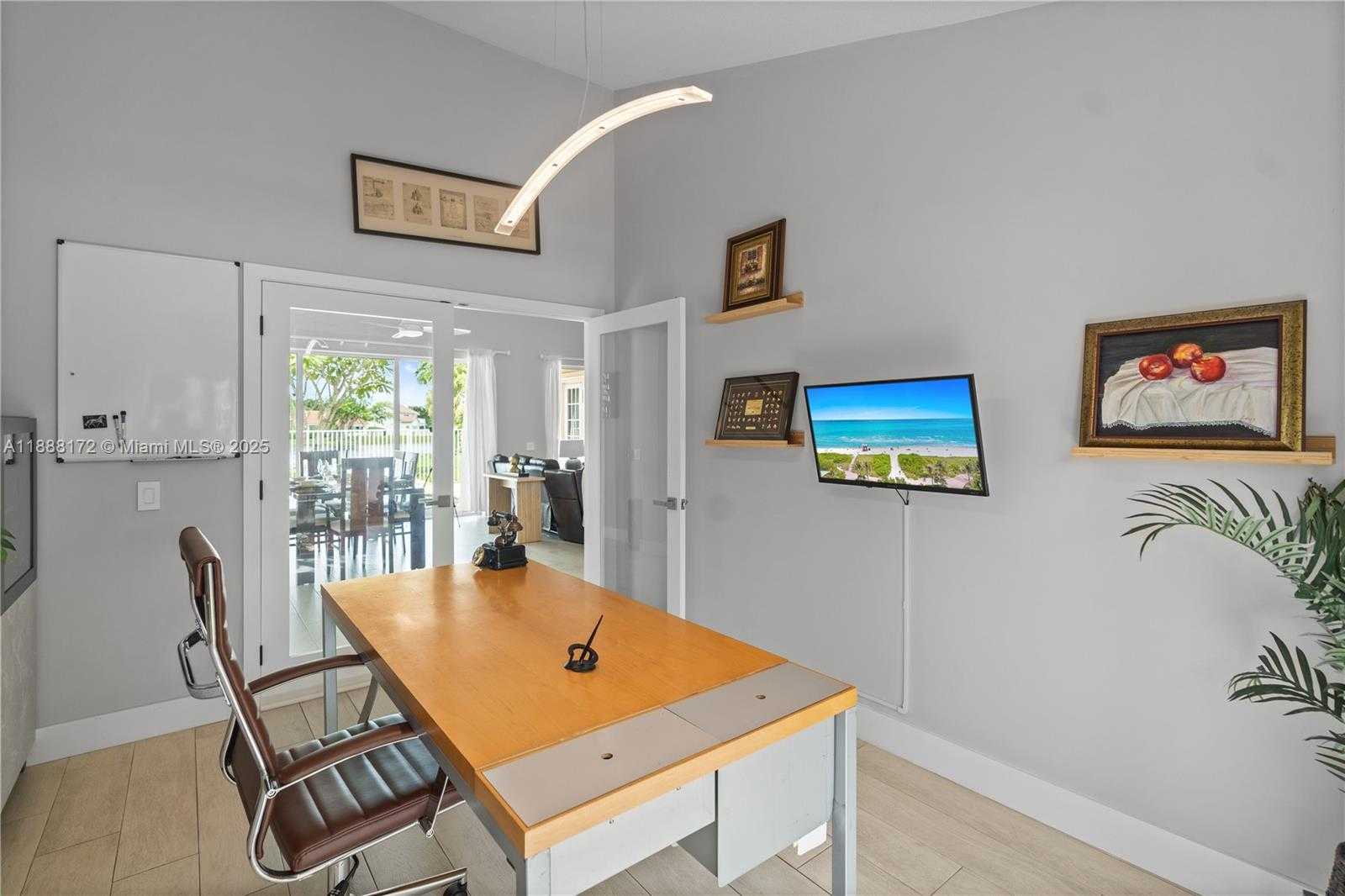 Small Image of 1171 LAGUNA SPRINGS DR, Weston Number 18
