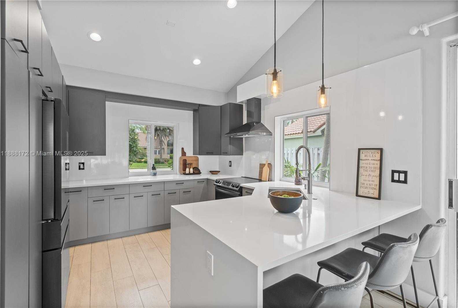 Small Image of 1171 LAGUNA SPRINGS DR, Weston Number 23