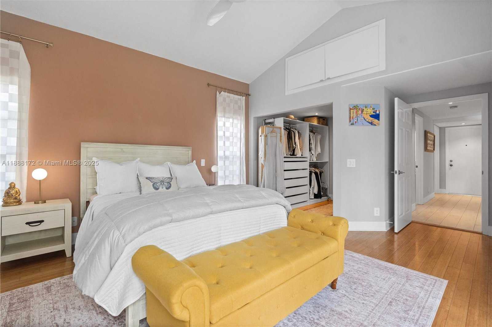 Small Image of 1171 LAGUNA SPRINGS DR, Weston Number 33