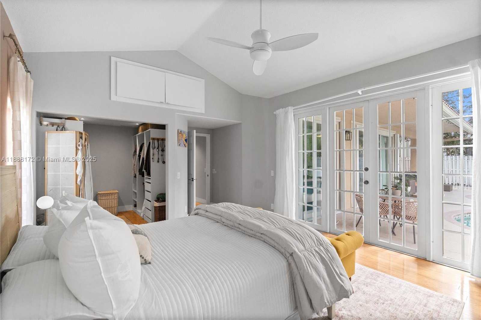 Small Image of 1171 LAGUNA SPRINGS DR, Weston Number 34