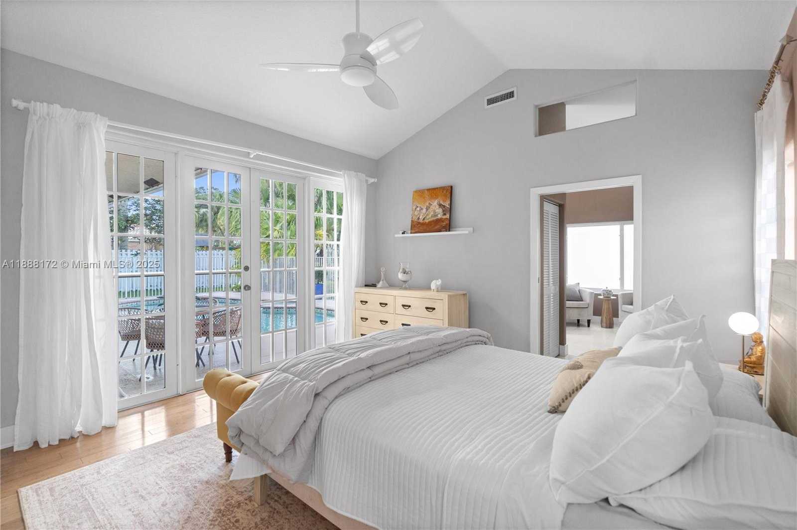 Small Image of 1171 LAGUNA SPRINGS DR, Weston Number 35