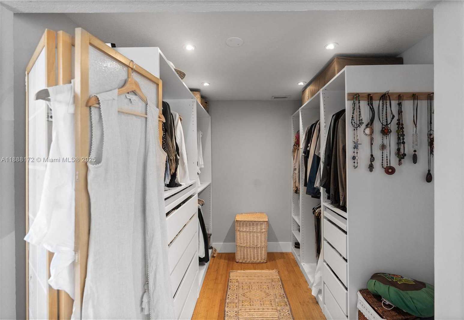Small Image of 1171 LAGUNA SPRINGS DR, Weston Number 36
