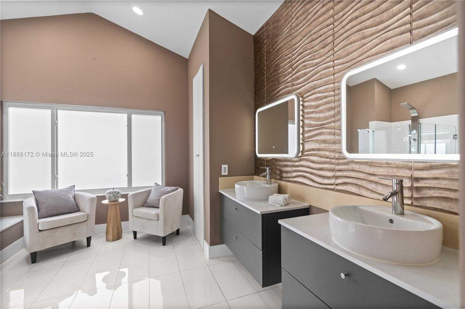 Small Image of 1171 LAGUNA SPRINGS DR, Weston Number 37