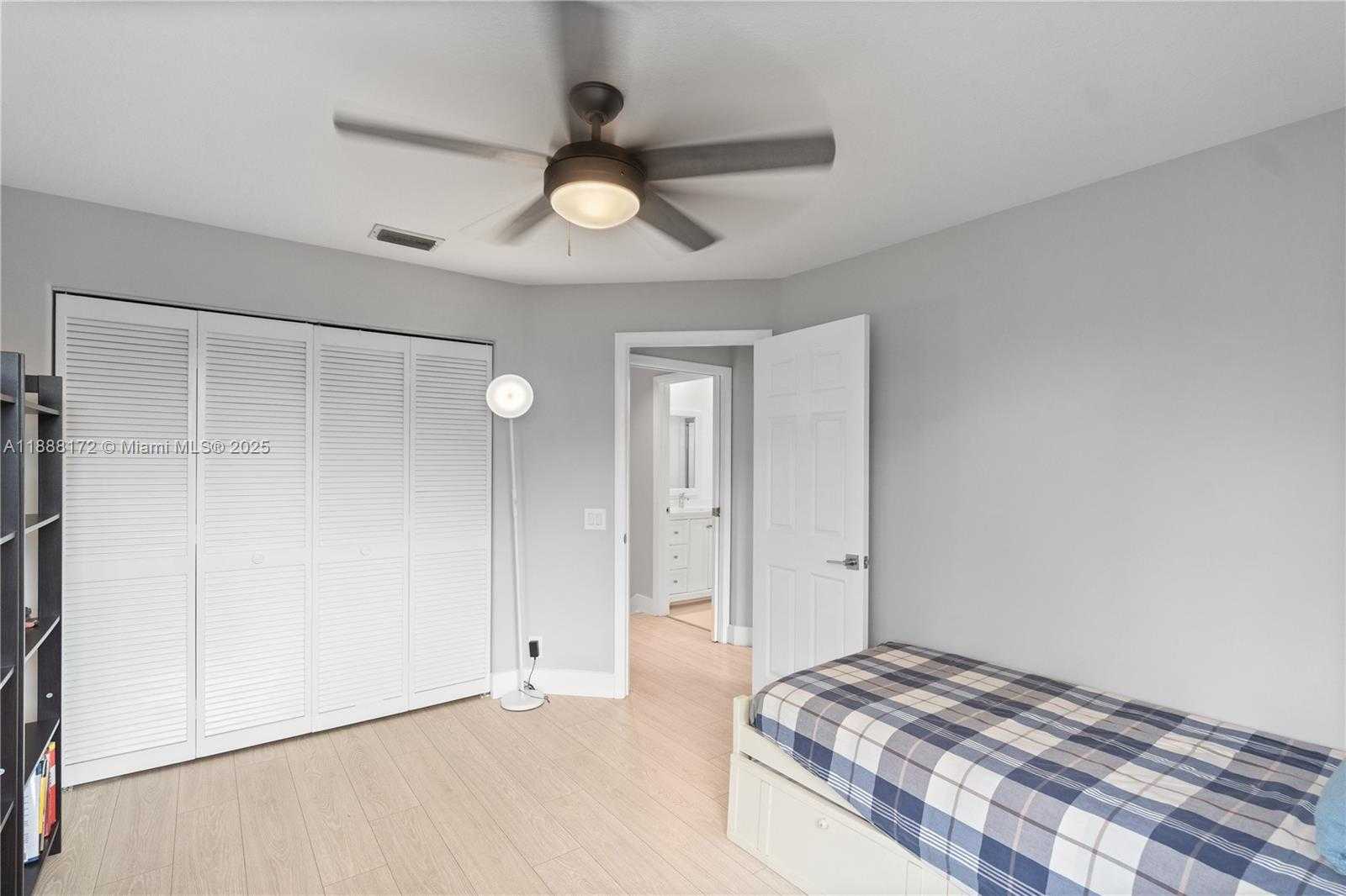Small Image of 1171 LAGUNA SPRINGS DR, Weston Number 51