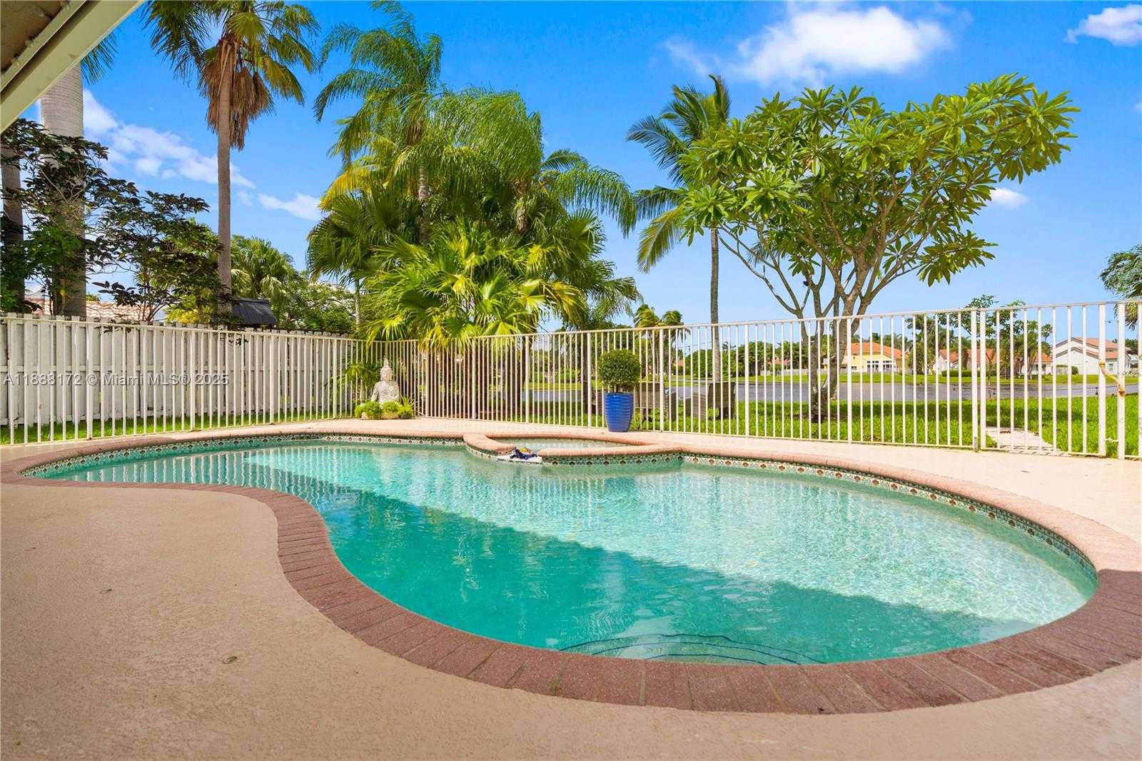 Small Image of 1171 LAGUNA SPRINGS DR, Weston Number 55