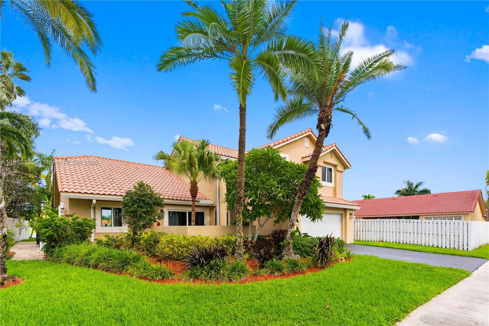 Small Image of 1171 LAGUNA SPRINGS DR, Weston Number 56
