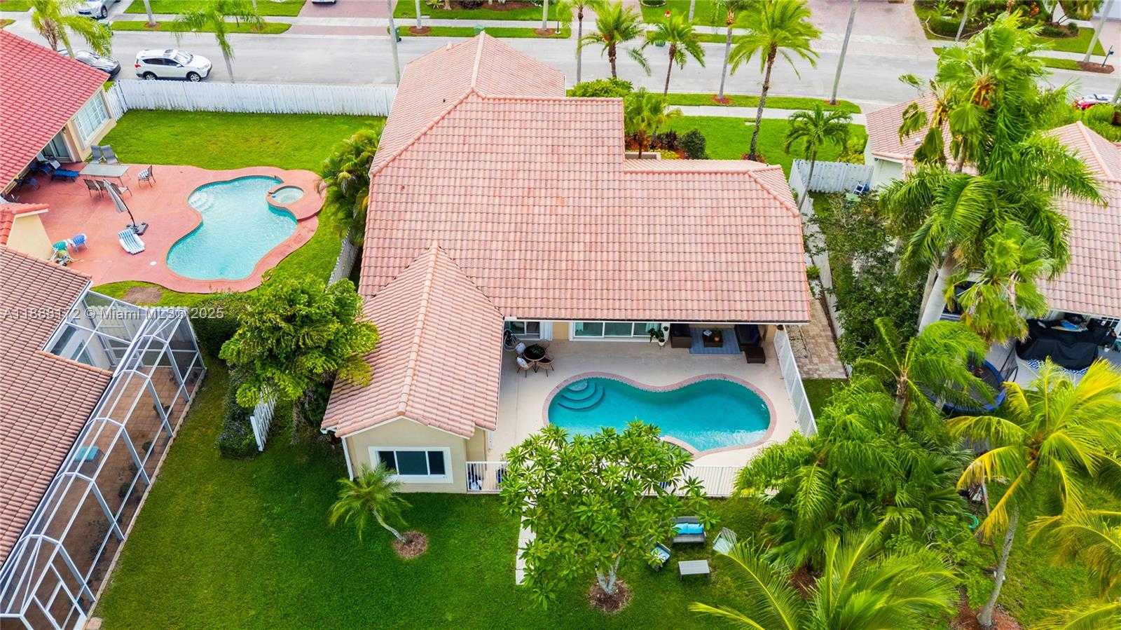Small Image of 1171 LAGUNA SPRINGS DR, Weston Number 58