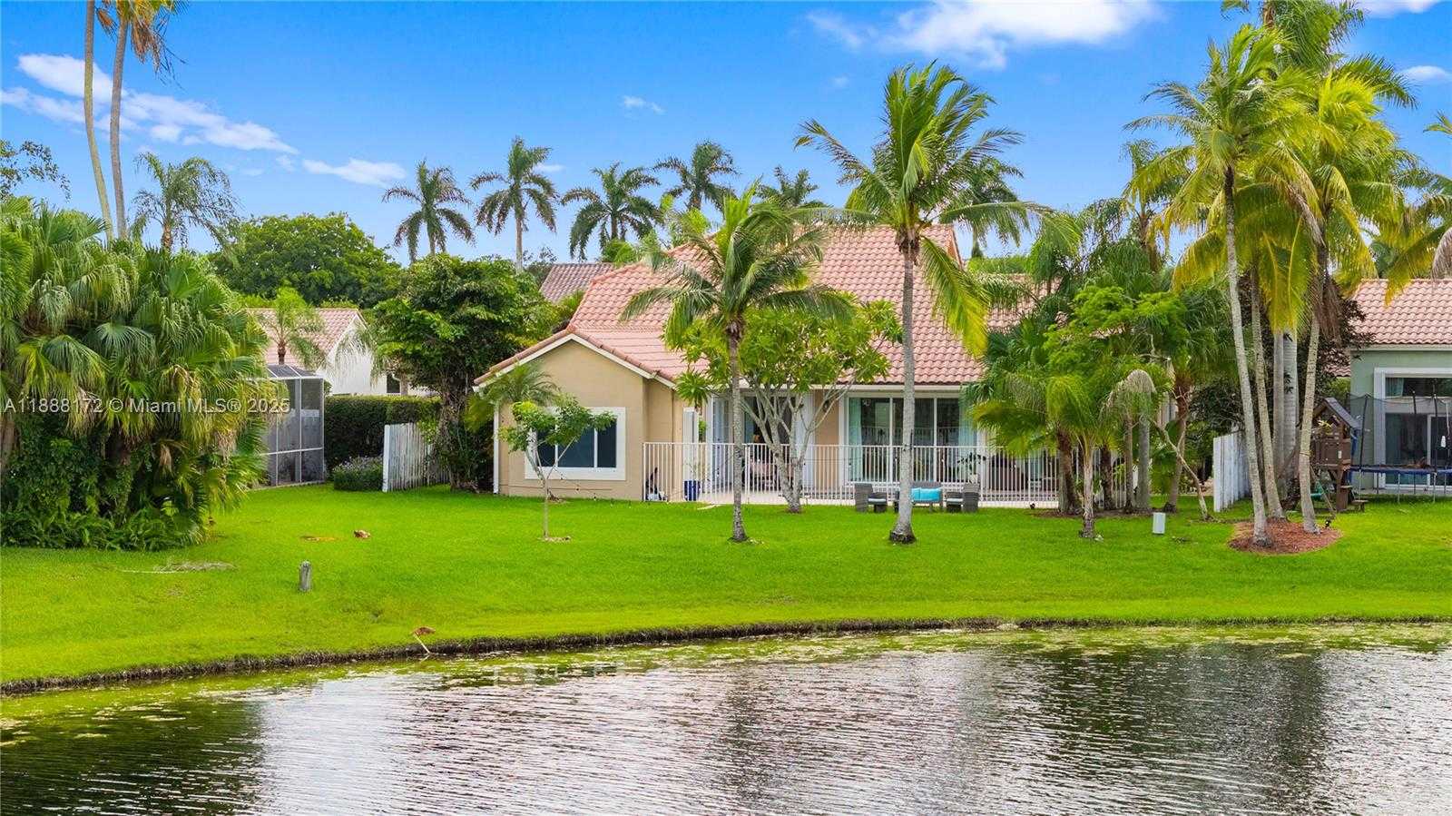 Small Image of 1171 LAGUNA SPRINGS DR, Weston Number 59
