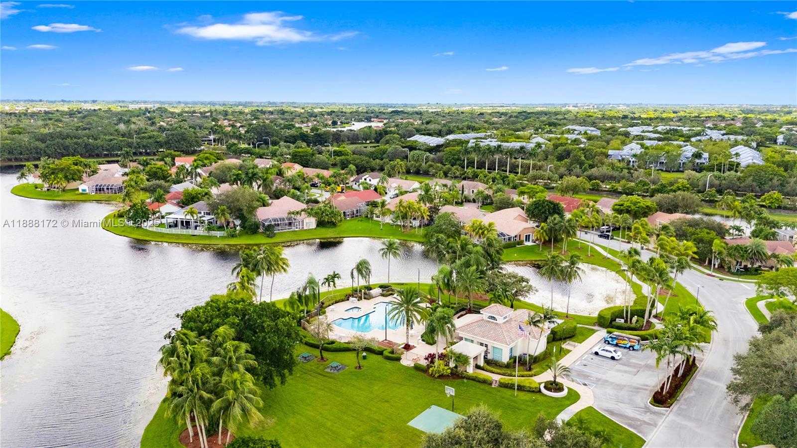 Small Image of 1171 LAGUNA SPRINGS DR, Weston Number 60