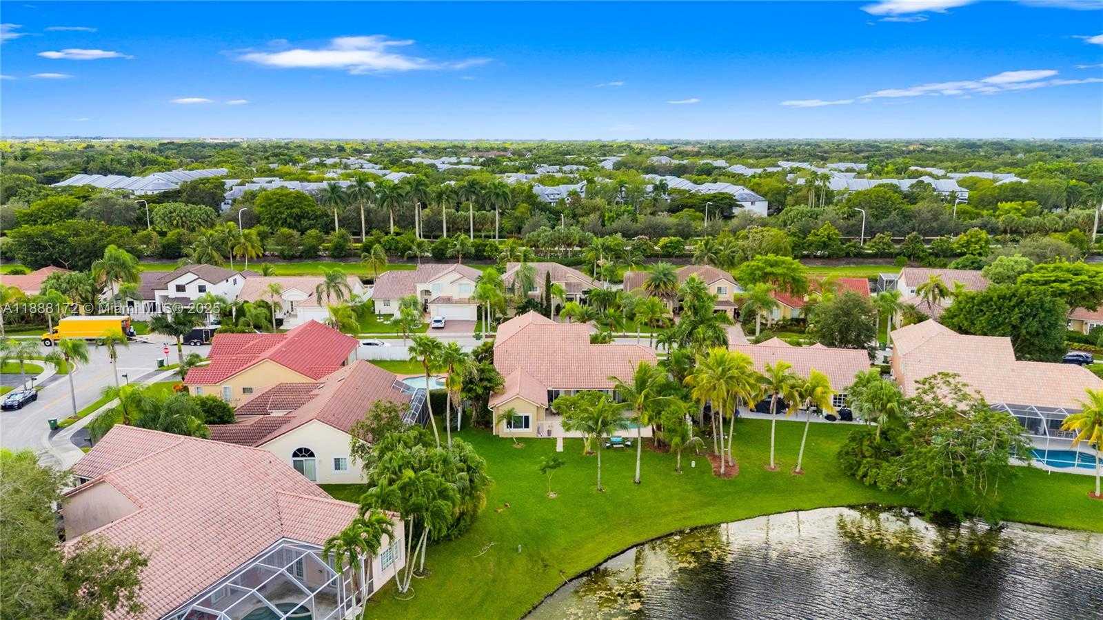 Small Image of 1171 LAGUNA SPRINGS DR, Weston Number 61