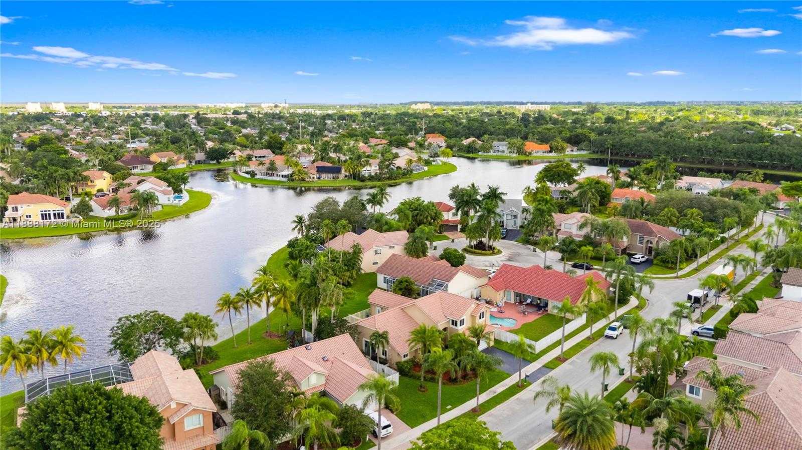 Small Image of 1171 LAGUNA SPRINGS DR, Weston Number 62