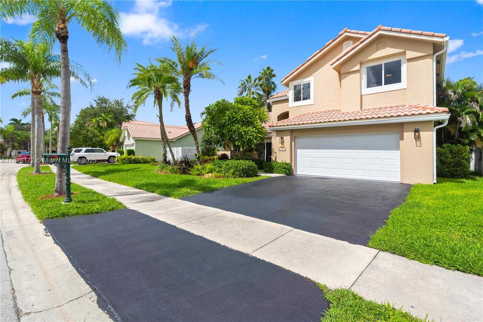 Small Image of 1171 LAGUNA SPRINGS DR, Weston Number 64
