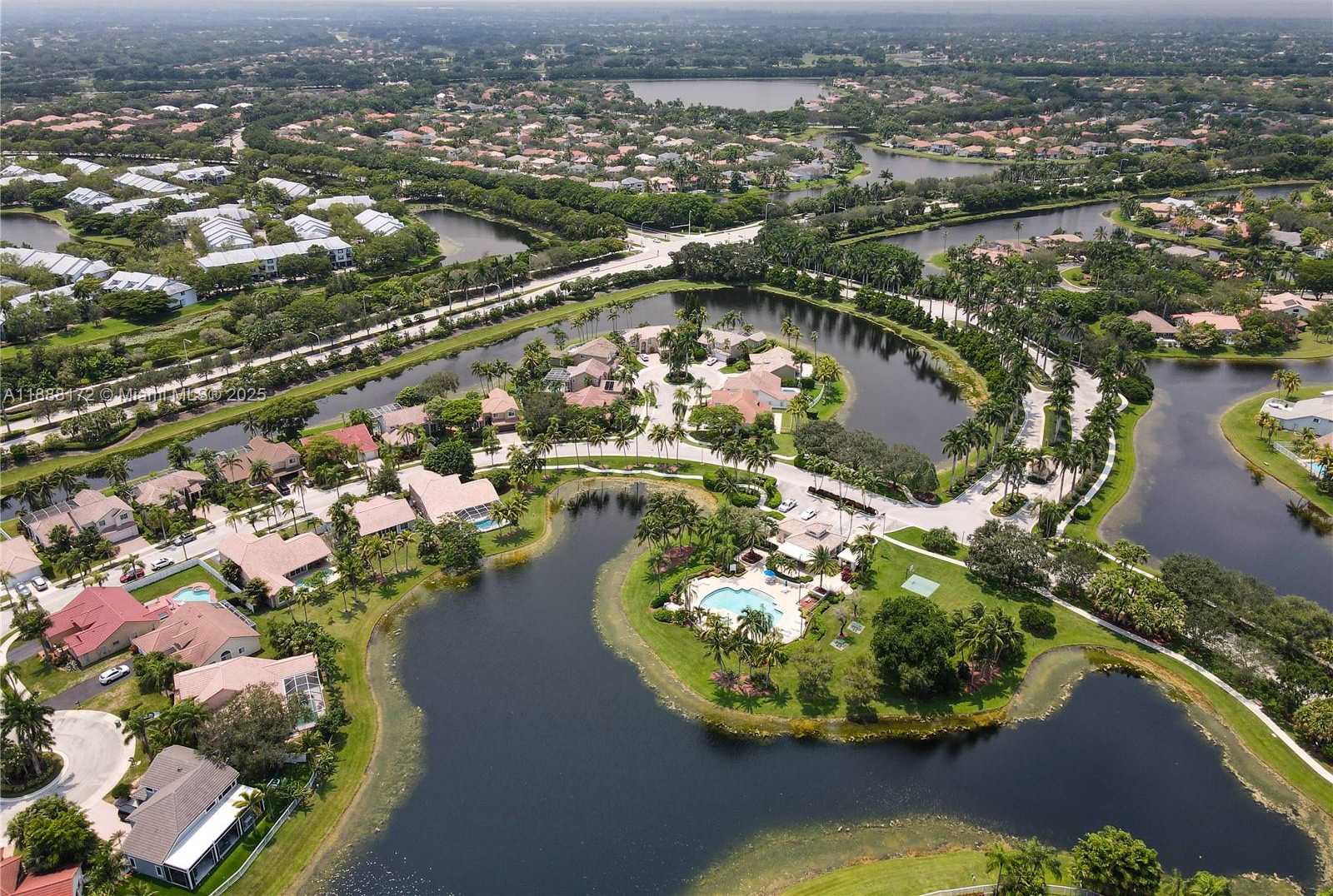 Small Image of 1171 LAGUNA SPRINGS DR, Weston Number 73