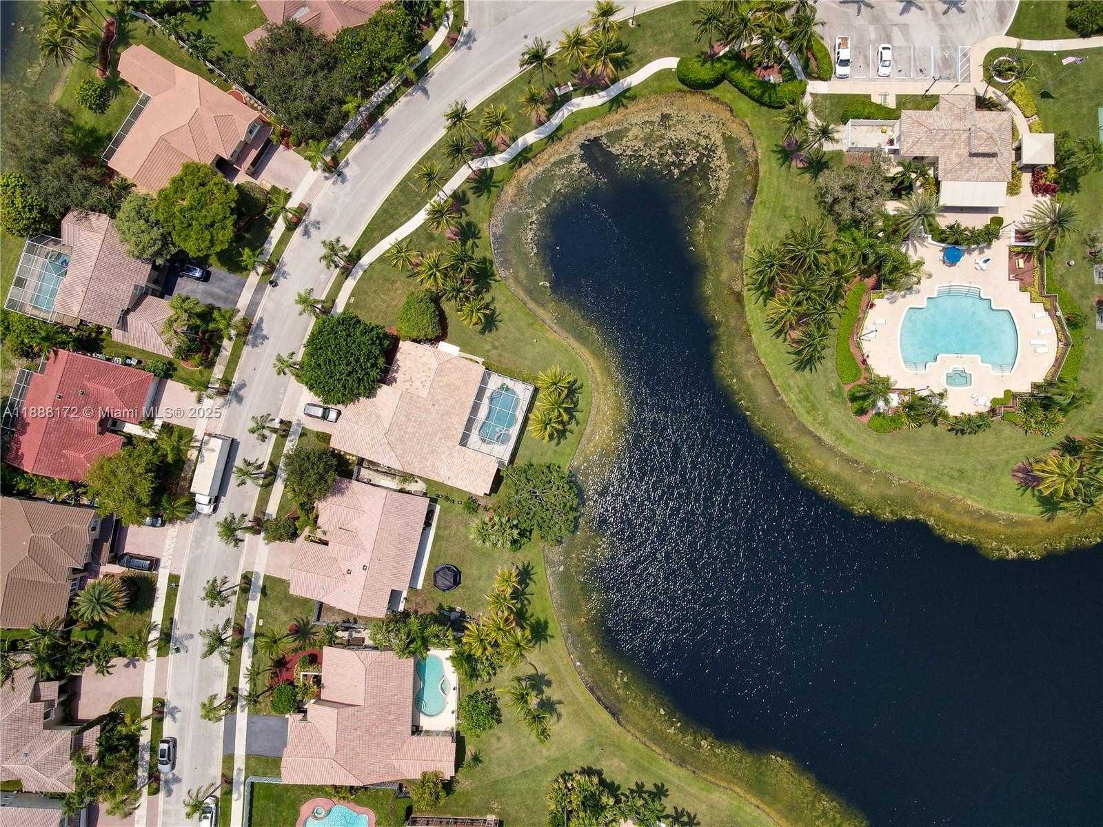 Small Image of 1171 LAGUNA SPRINGS DR, Weston Number 75
