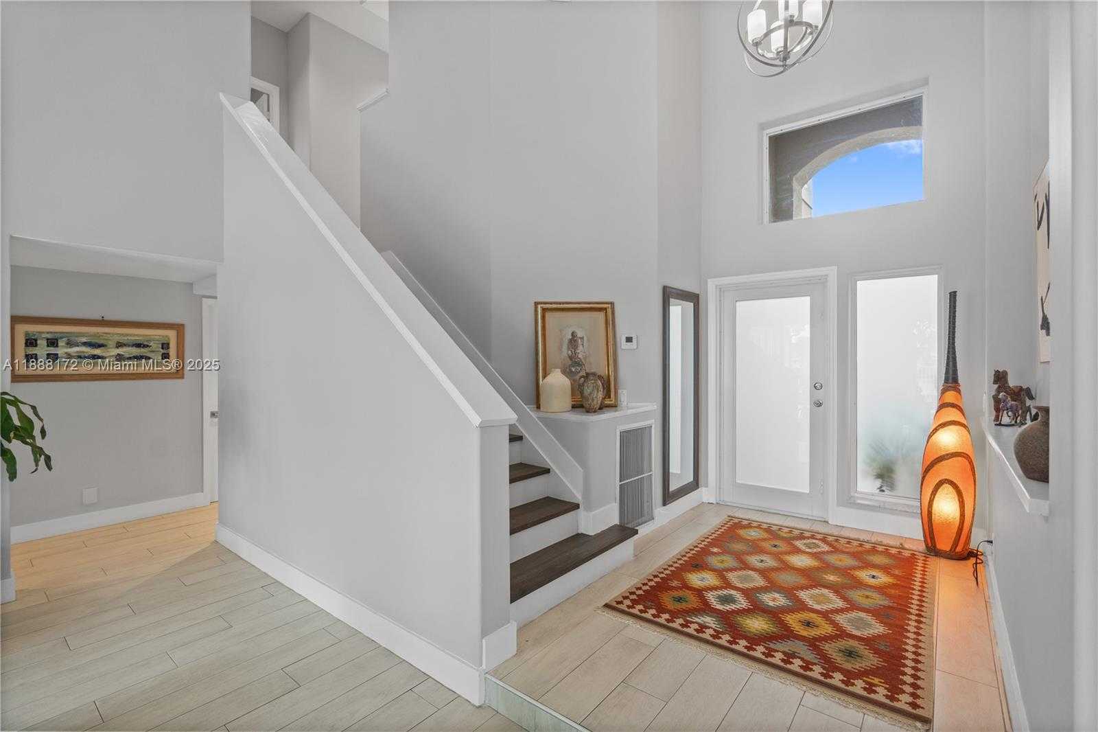 Small Image of 1171 LAGUNA SPRINGS DR, Weston Number 9