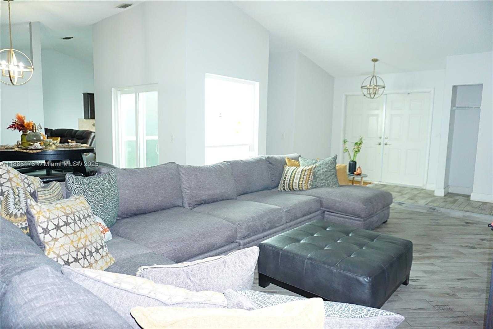 Small Image of 7952 NORTH WEST 51ST CT, Lauderhill Number 2